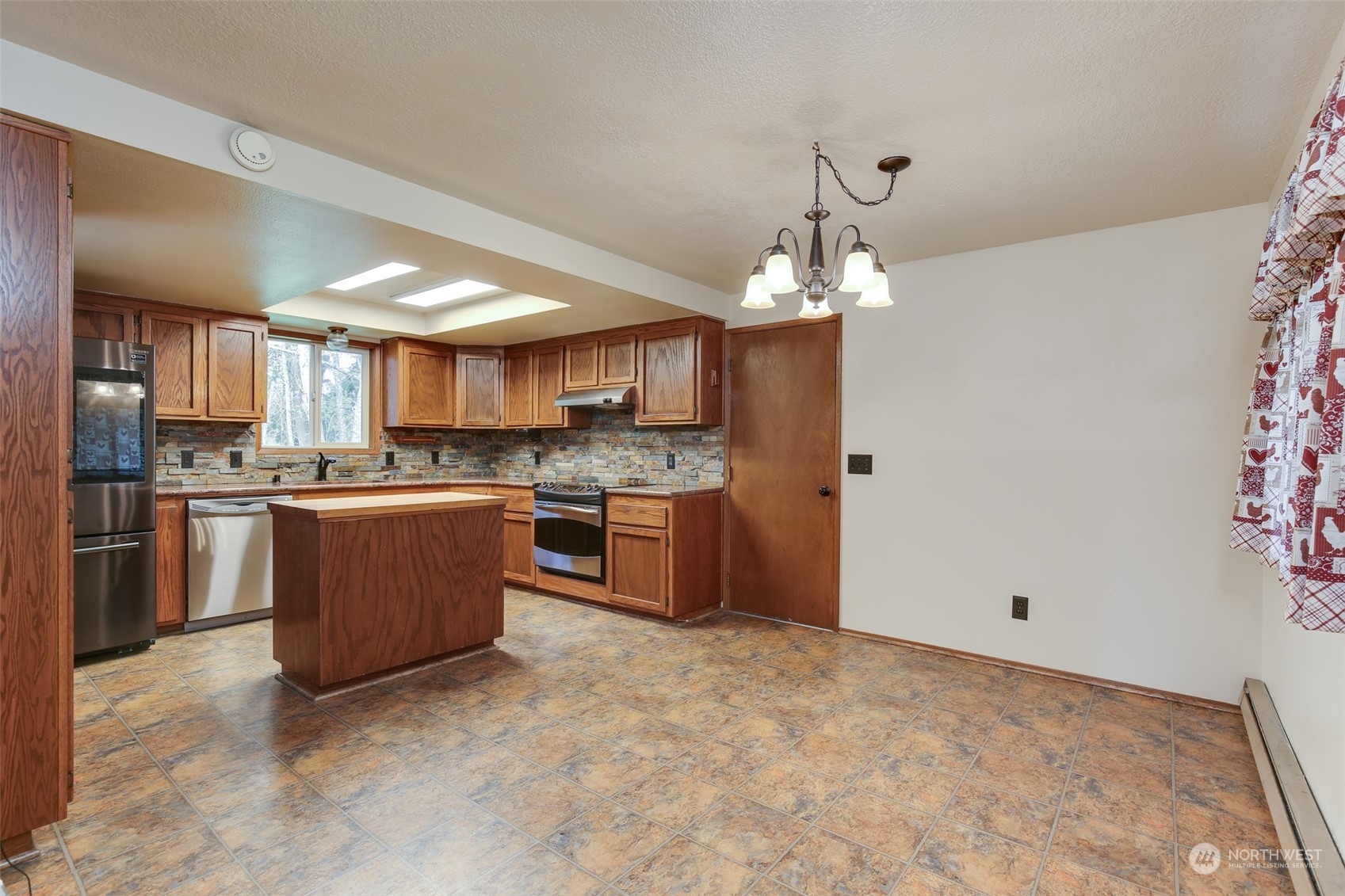 621 Silver Lake Road Oak Harbor, WA 98277 - Photo 13 of 36 Gallery Image 13