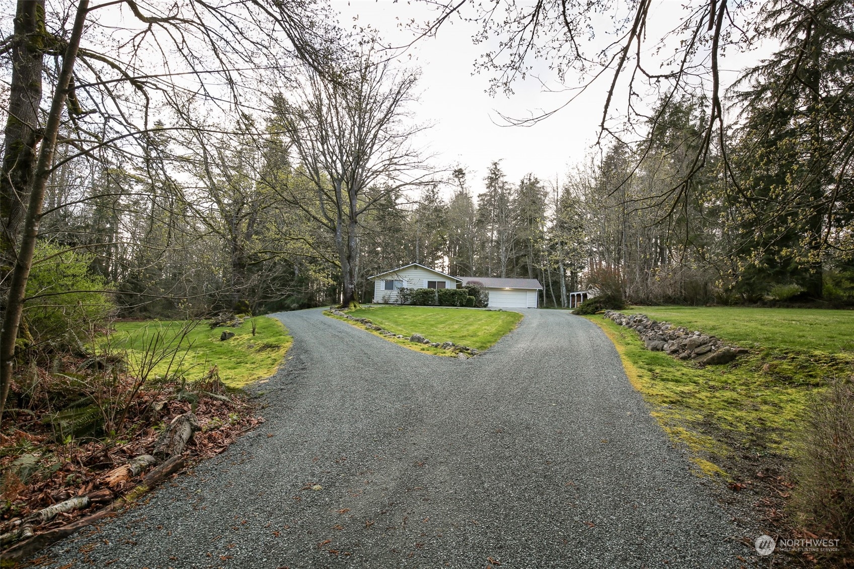 621 Silver Lake Road Oak Harbor, WA 98277 - Photo 4 of 36 Gallery Image 4