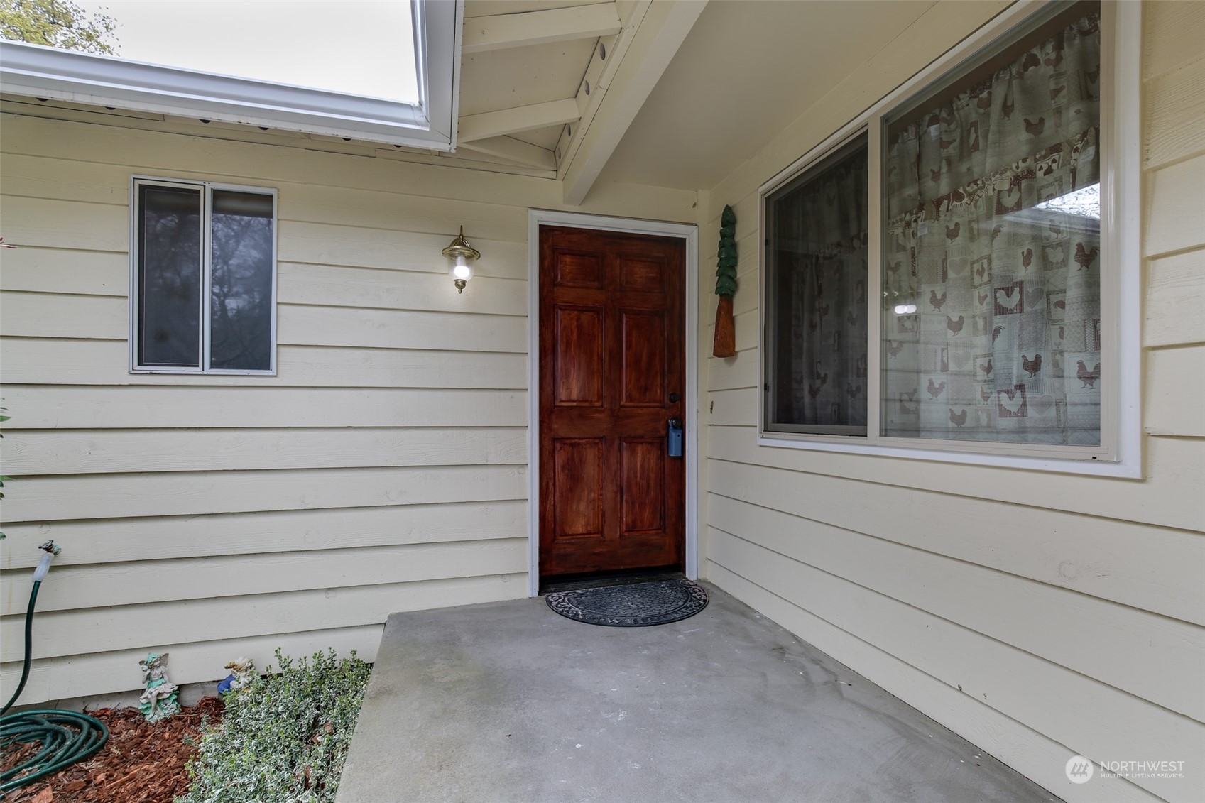 621 Silver Lake Road Oak Harbor, WA 98277 - Photo 8 of 36 Gallery Image 8
