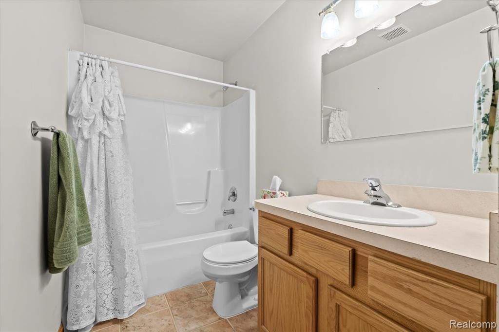 7289 East Lovejoy Road Byron, MI 48418 - Photo 15 of 38
