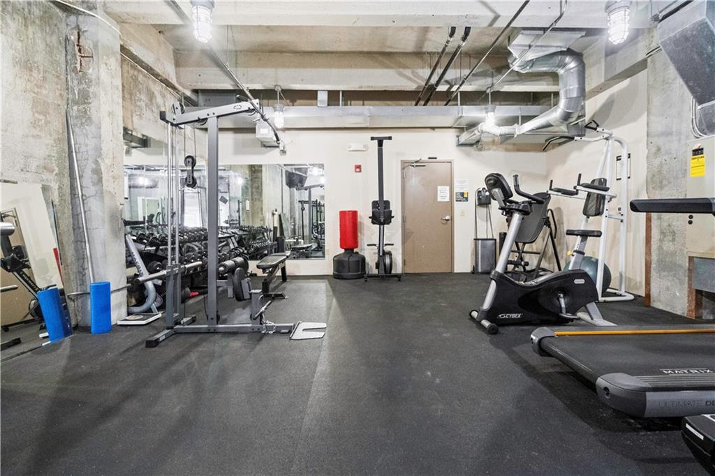 360 West Pershing Road, Unit 30 Kansas City, MO 64108 - Photo 20 of 24