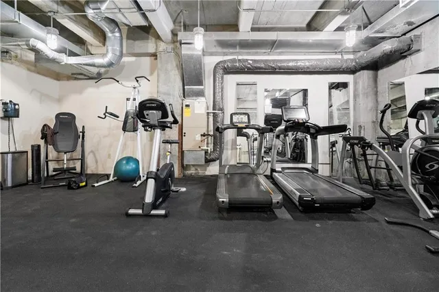 $325,000 | 360 West Pershing Road, Unit 30, Kansas City, MO 64108