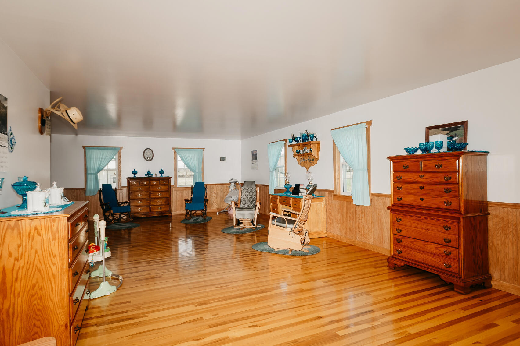 4241 Kendall Springs Road Owingsville, KY 40360 - Photo 12 of 66 Living Room