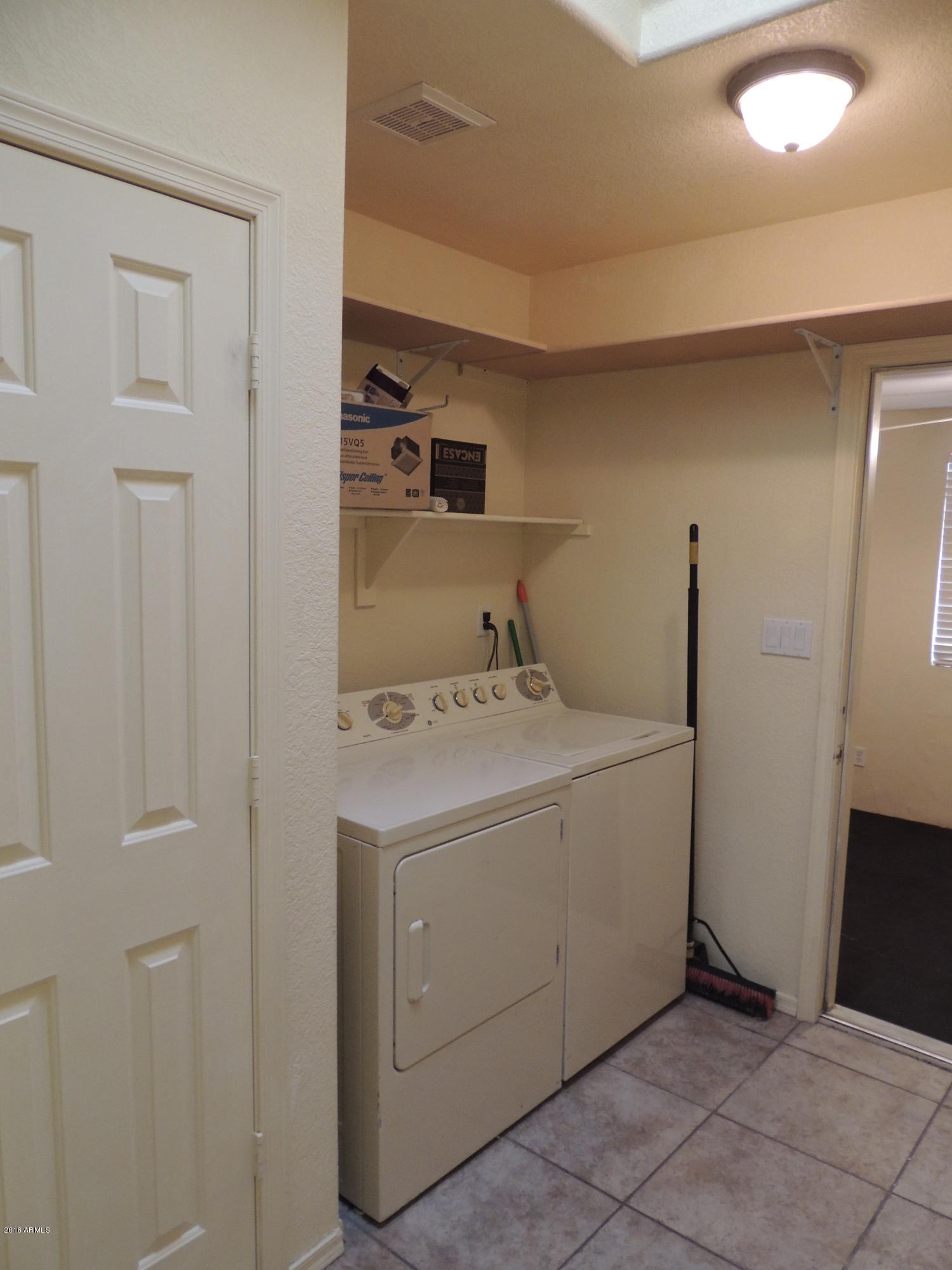 2547 East Contention Mine Road Phoenix, AZ 85032 - Photo 10 of 26 Laundry