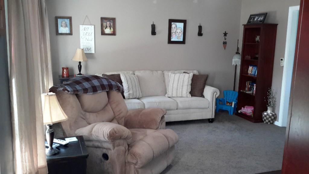 662 Bog Road Hermon, ME 04401 - Photo 5 of 20 Living Room