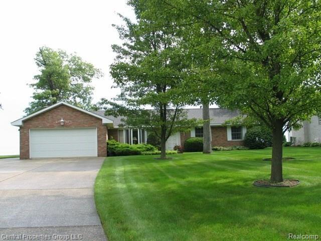 389 South Linwood Beach Road Linwood, MI 48634 - Photo 3 of 41 IMG_3269 (1).jpeg
