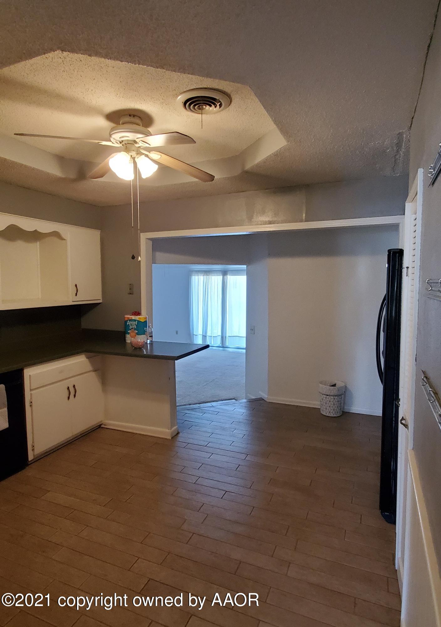 4109 South Hayden Street Amarillo, TX 79110 - Photo 5 of 10 Kitchen 1 4109 S Hayden