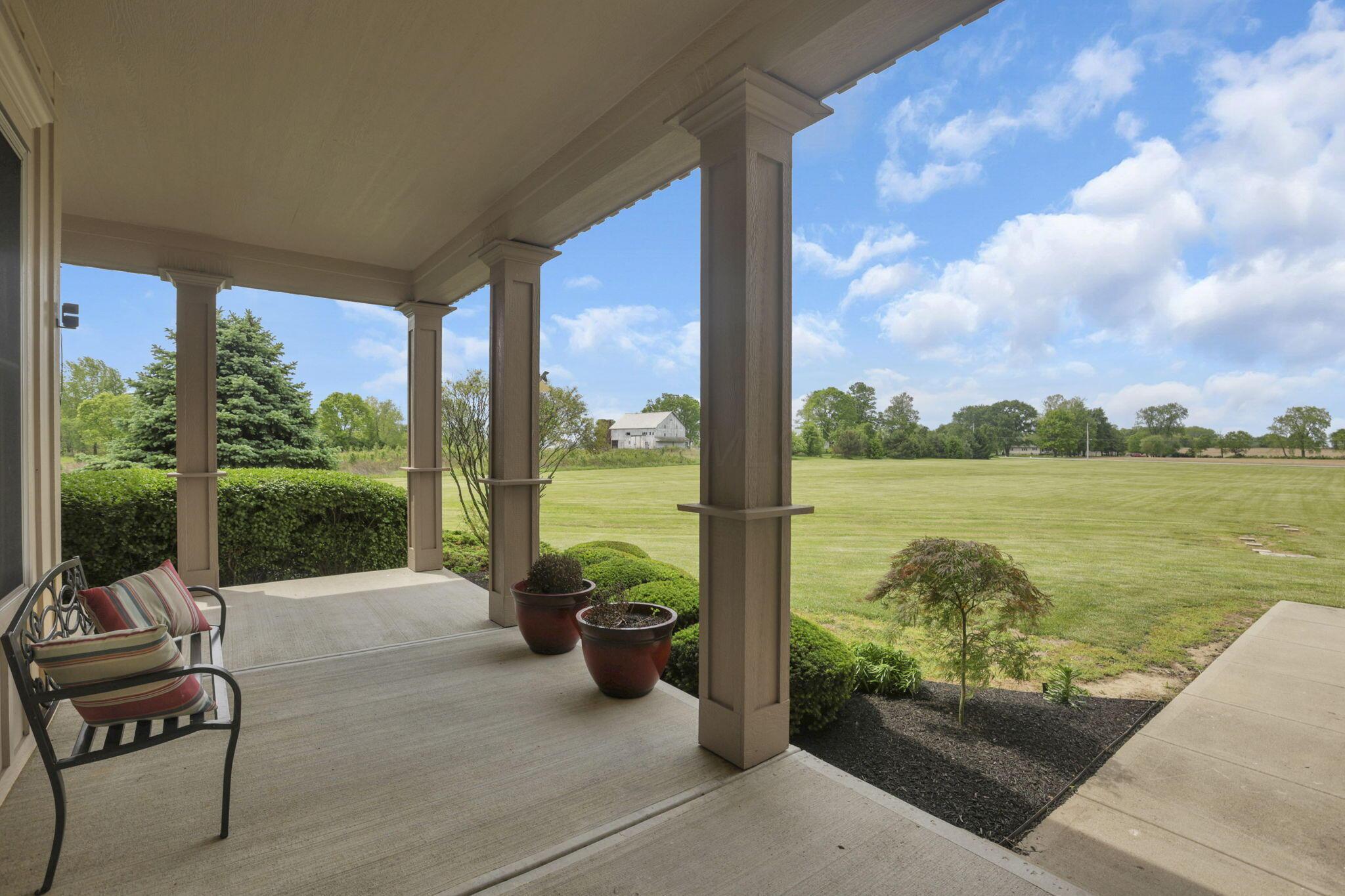 568 Cedar Hill Road Northwest Amanda, OH 43102 - Photo 5 of 102 Porch