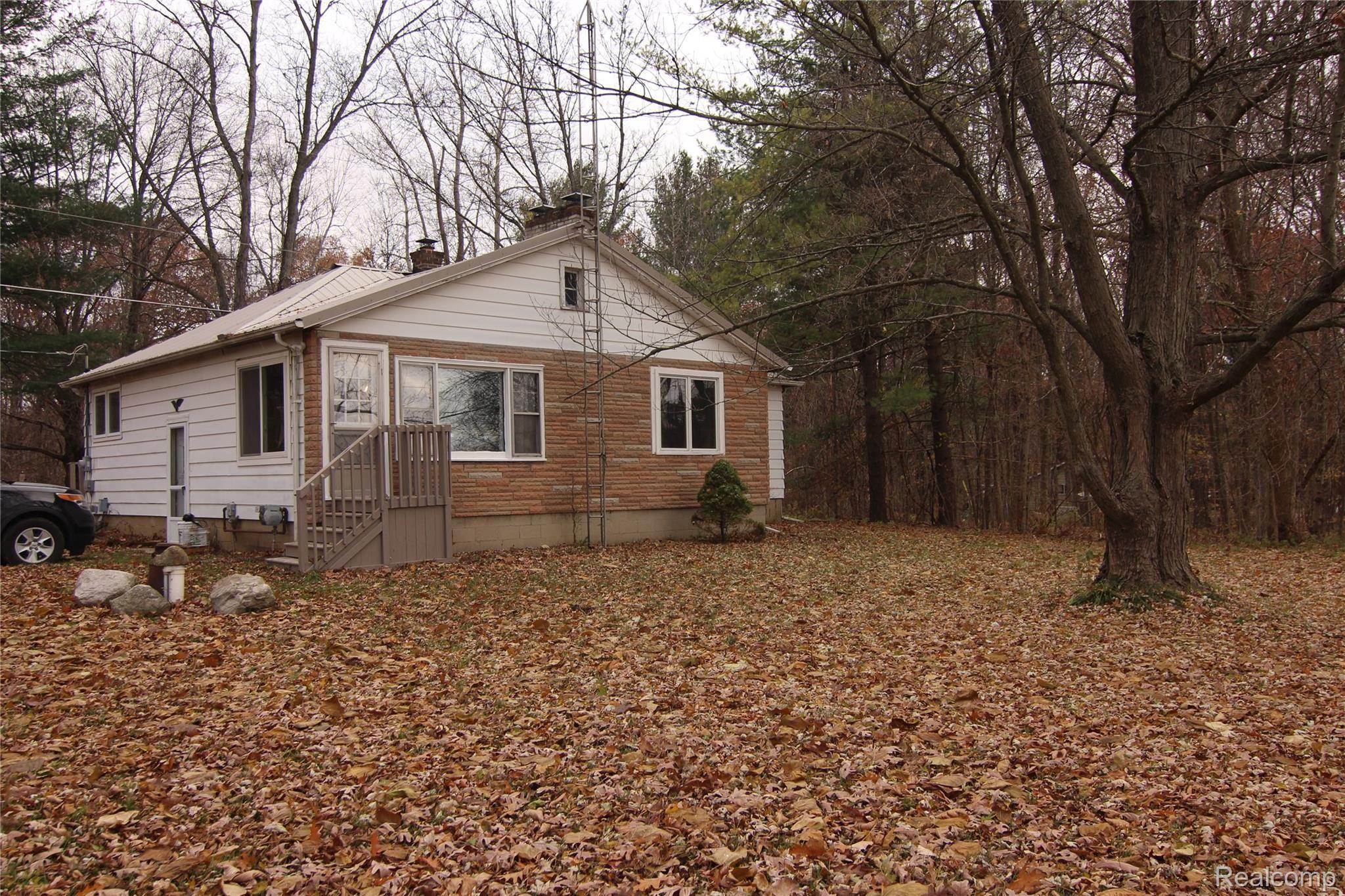 2823 Millville Road Lapeer, MI 48446 - Photo 1 of 33 IMG_2101.JPG