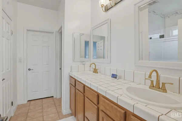 $499,900 | Undisclosed Address, Bakersfield, CA 93312