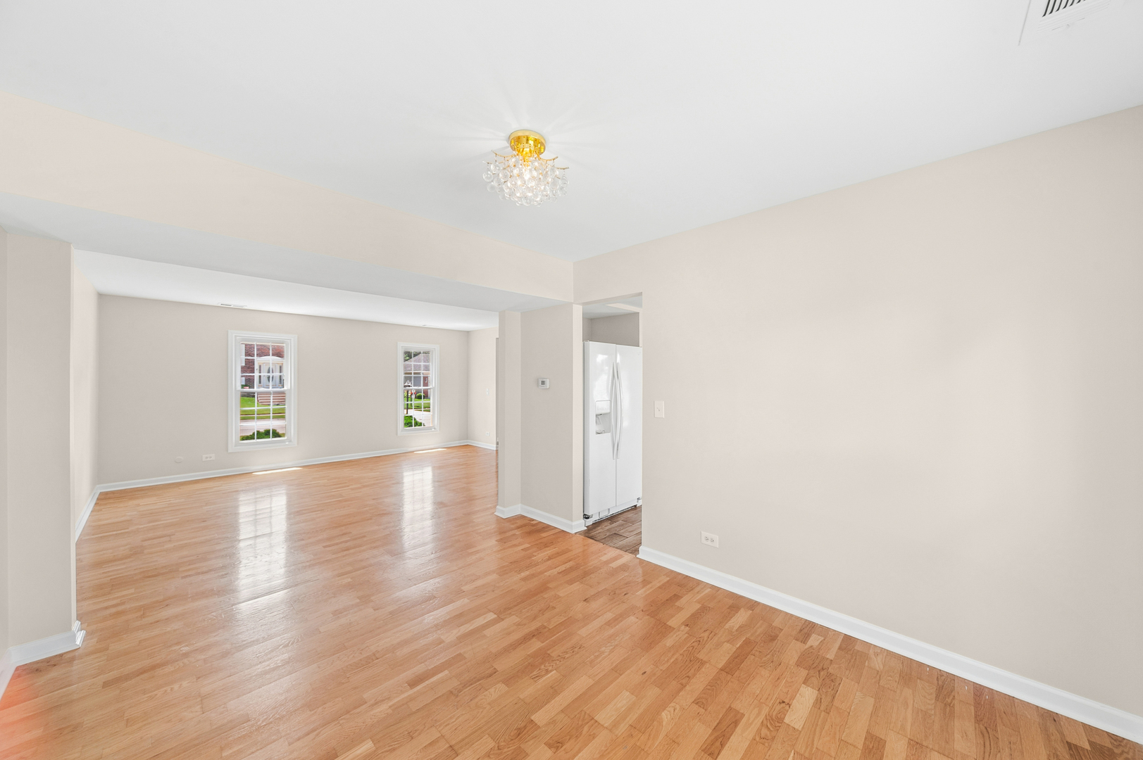 465 Ridgefield Drive Roselle, IL 60172 - Photo 8 of 32