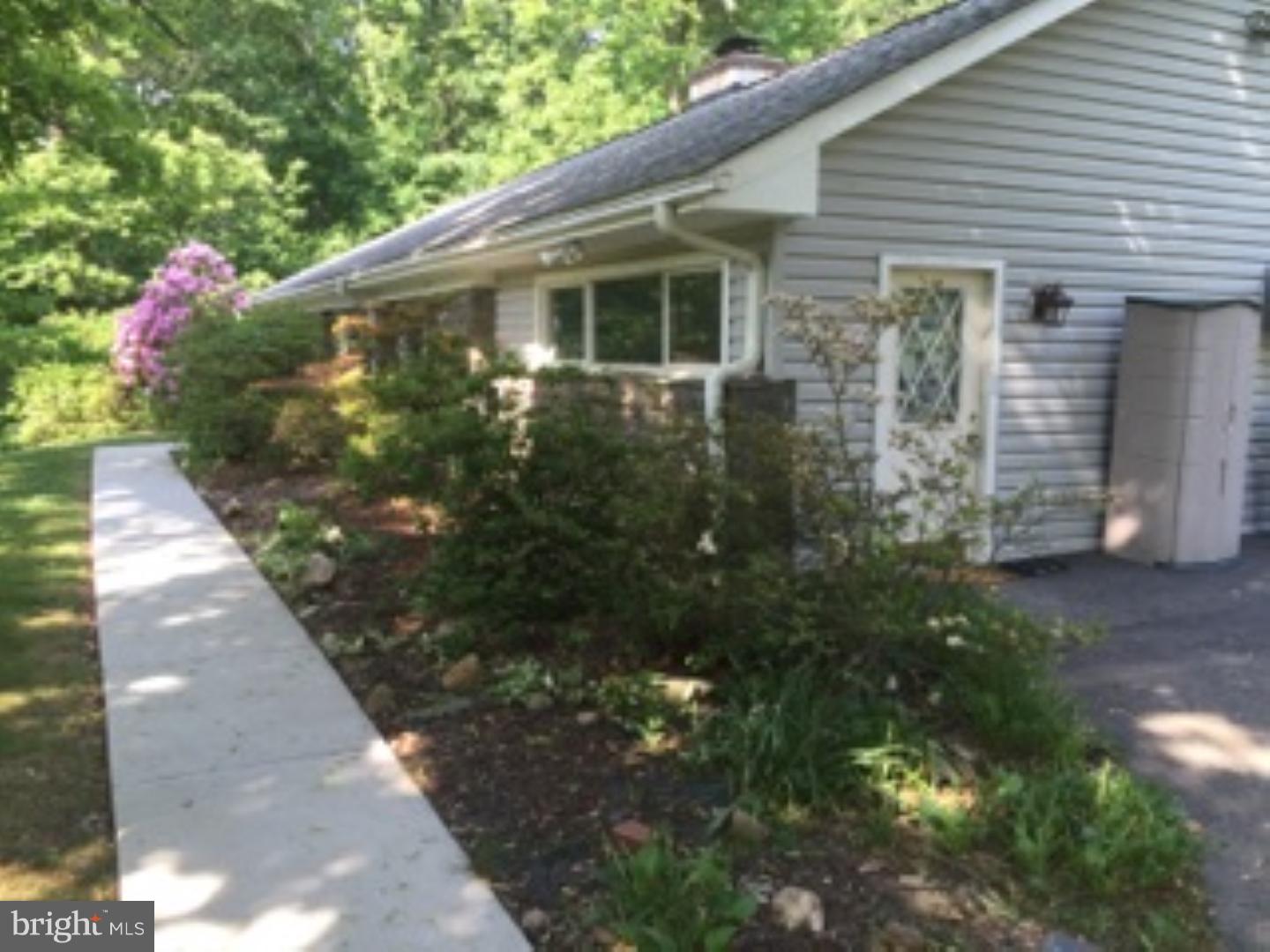 422 Woodhill Road Wayne, PA 19087 - Photo 3 of 18
