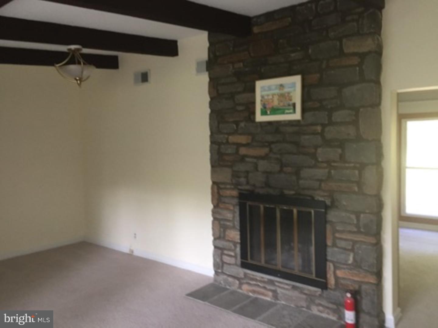 422 Woodhill Road Wayne, PA 19087 - Photo 4 of 18
