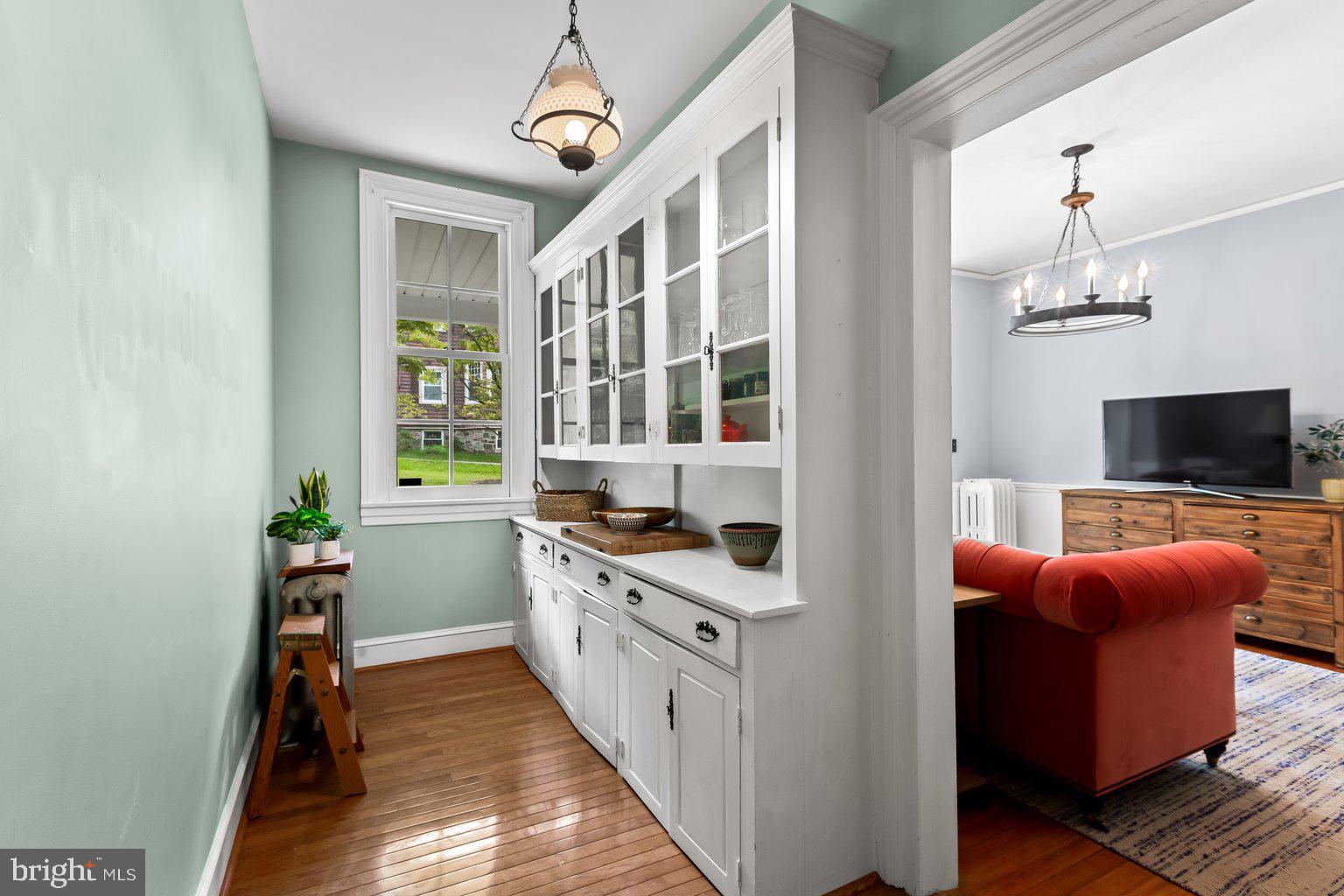 1809 Dixon Road Baltimore, MD 21209 - Photo 25 of 62 Butler Pantry