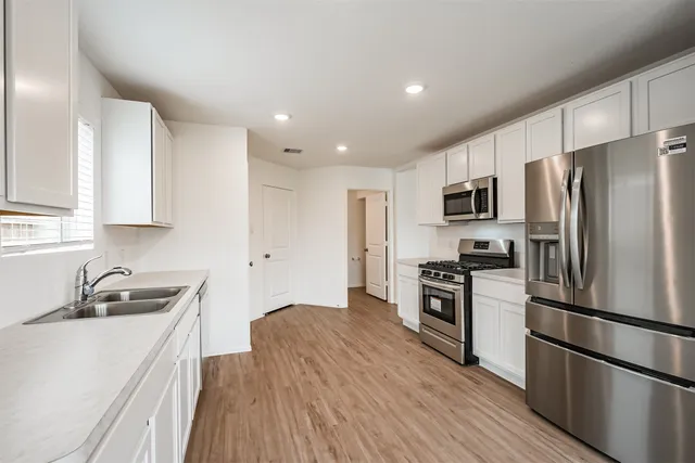 $2,350 | 4138 Zavala Ml Street, Baytown, TX 77521