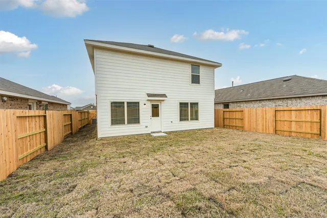 $2,350 | 4138 Zavala Ml Street, Baytown, TX 77521