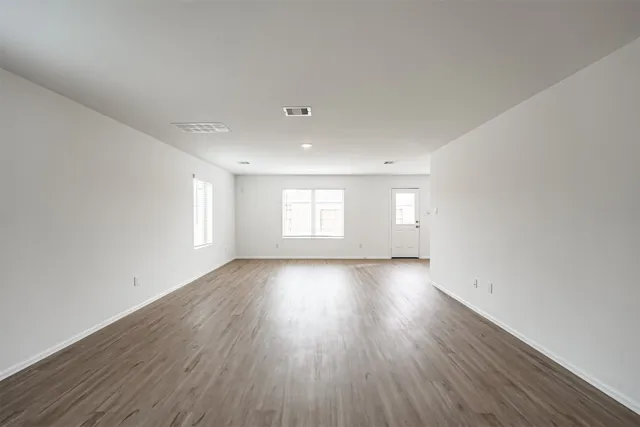 $2,350 | 4138 Zavala Ml Street, Baytown, TX 77521