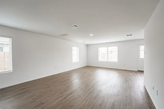 $2,350 | 4138 Zavala Ml Street, Baytown, TX 77521