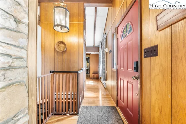 $499,900 | 237 Charter Hills Road, Beech Mountain, NC 28604