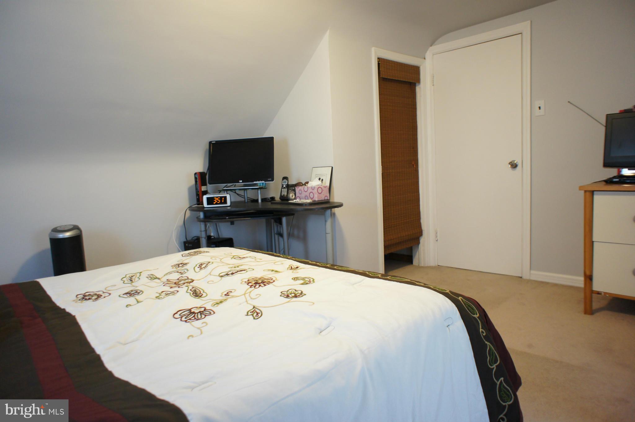 609 Cedar Hill Road Baltimore, MD 21225 - Photo 17 of 30 Bedroom