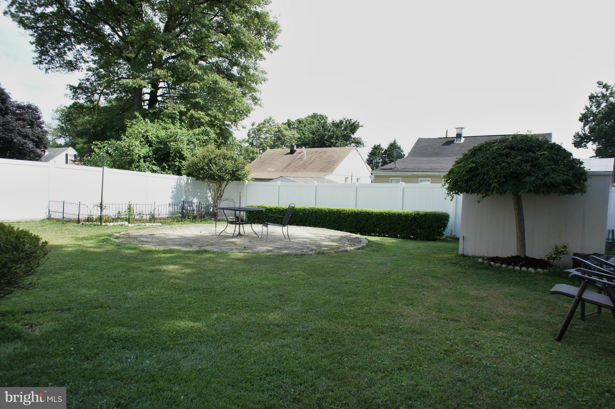 609 Cedar Hill Road Baltimore, MD 21225 - Photo 3 of 30 View