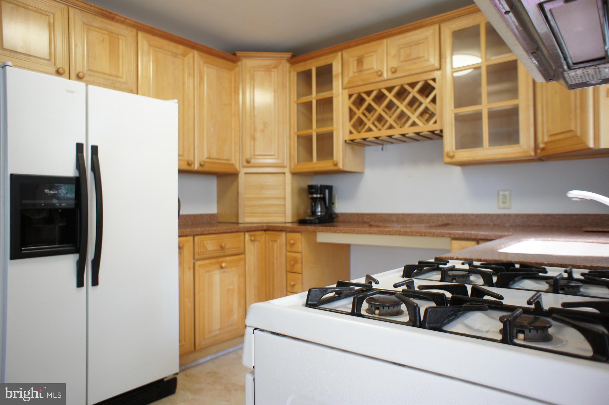 609 Cedar Hill Road Baltimore, MD 21225 - Photo 6 of 30 Kitchen