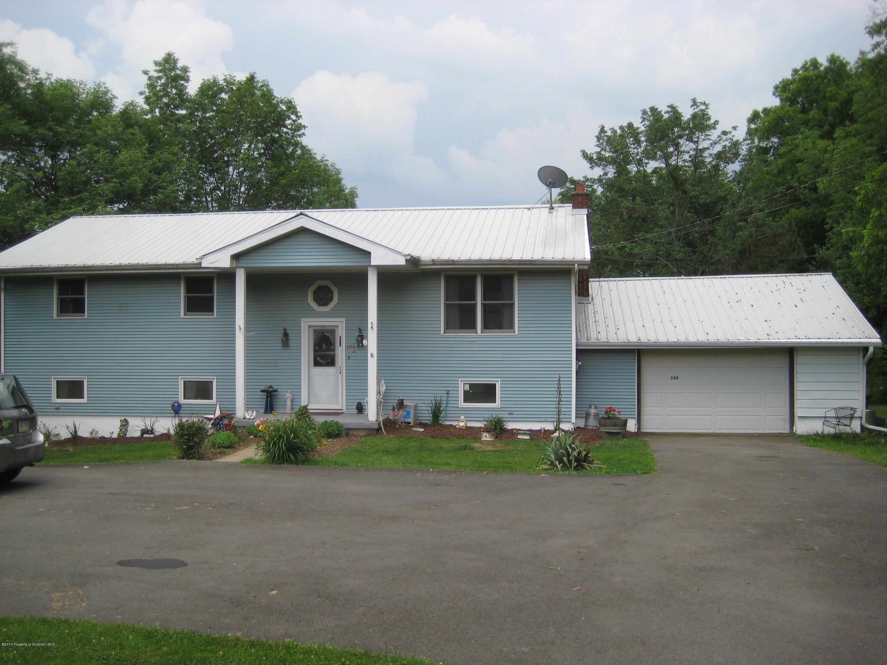 386 Hickory Ridge Road Carbondale, PA 18407 - Photo 1 of 9 Gallery Image 1
