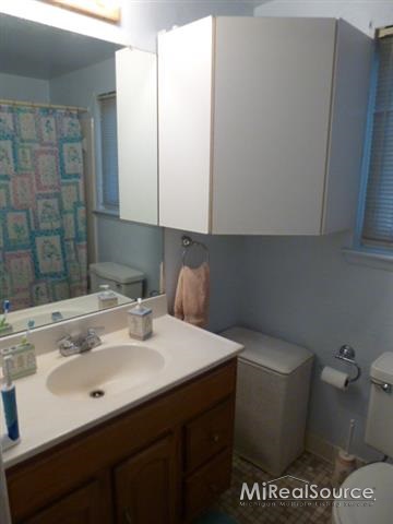 20467 15 Mile Road Clinton Township, MI 48035 - Photo 11 of 16 31151510-10.JPG