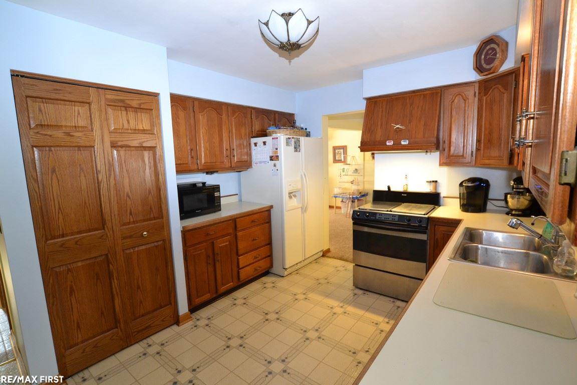 18489 Davidson Road Fraser, MI 48026 - Photo 10 of 43 31337935-9.JPG