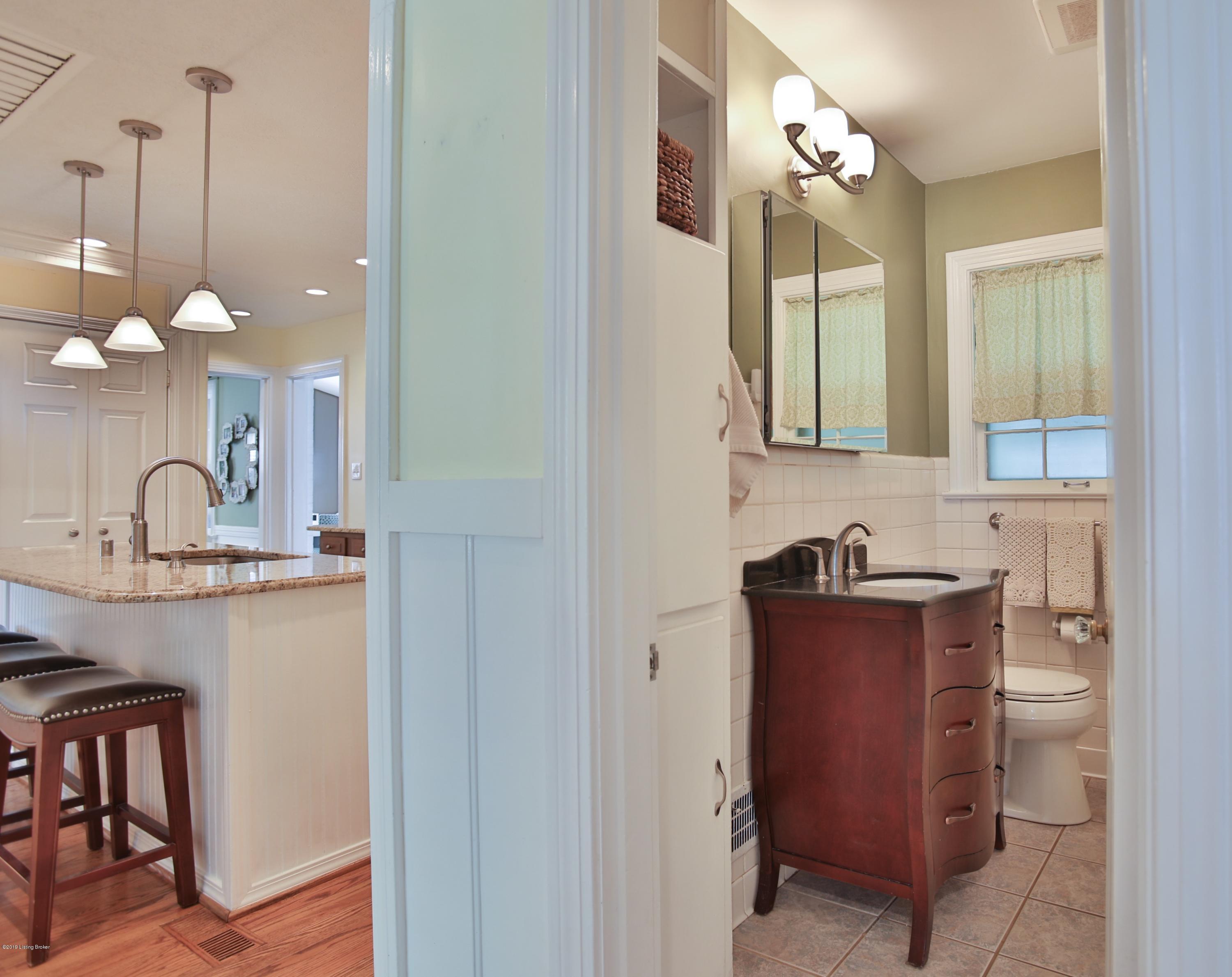 216 Fairmeade Road Louisville, KY 40207 - Photo 11 of 27 Full bath