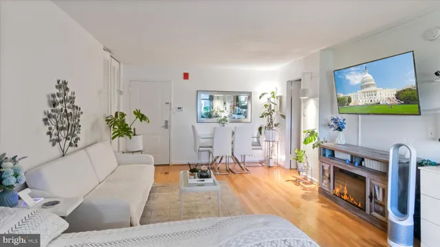 $139,900 | 7333 New Hampshire Avenue, Unit 800, Takoma Park, MD 20912