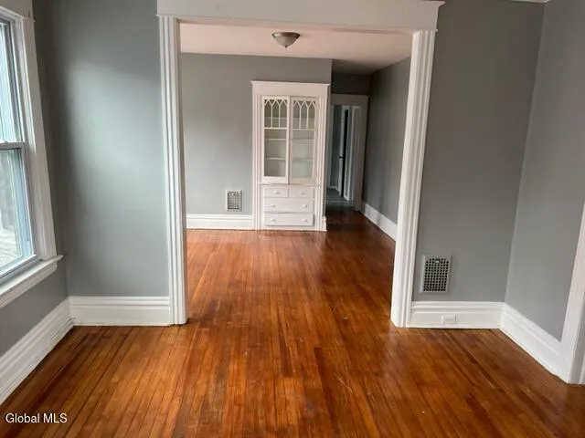 $1,600 | 2337 16th Street, Unit 2, Troy, NY 12180