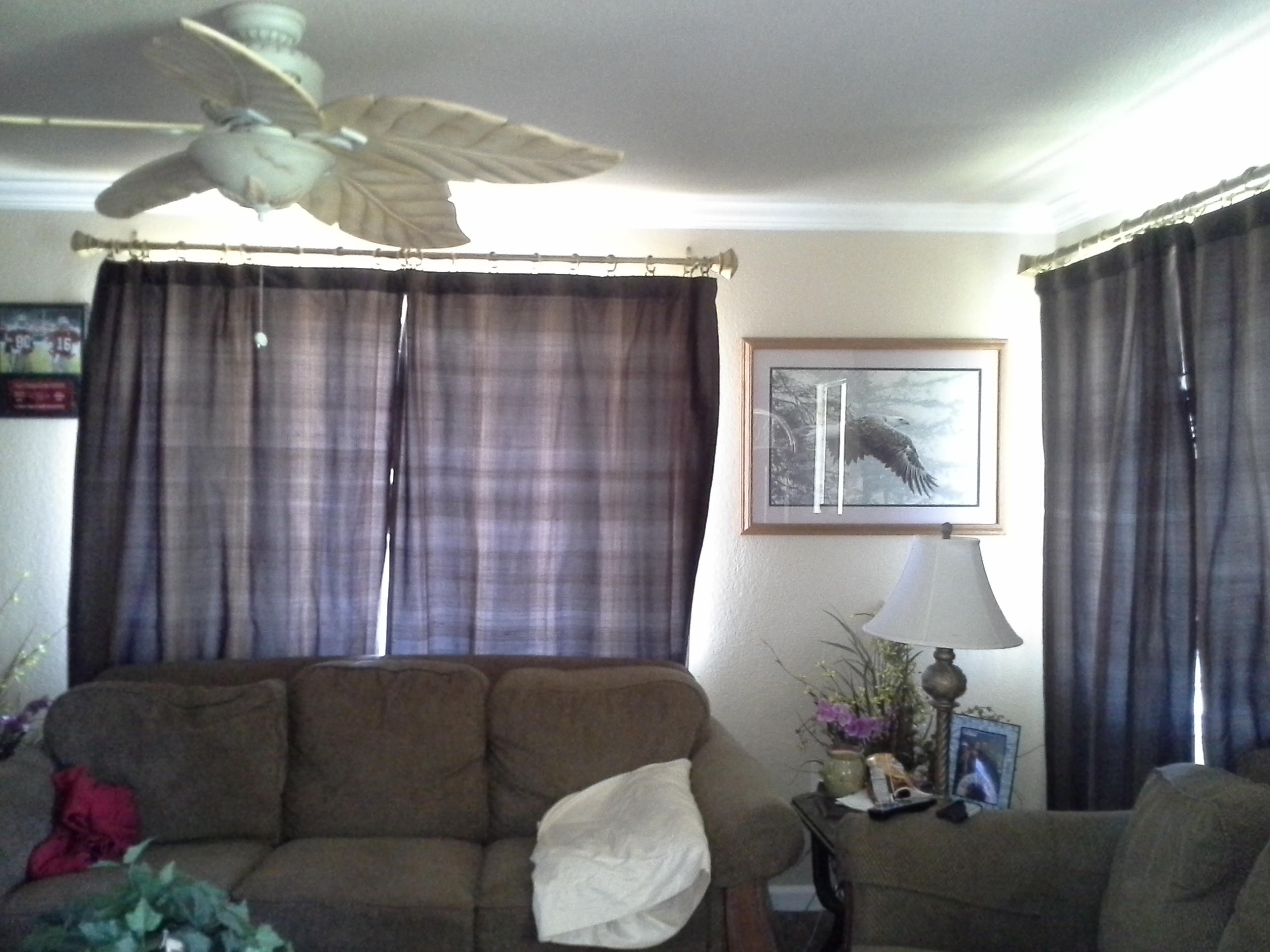 7453 Pacheco Road Redding, CA 96002 - Photo 8 of 13 Living Room