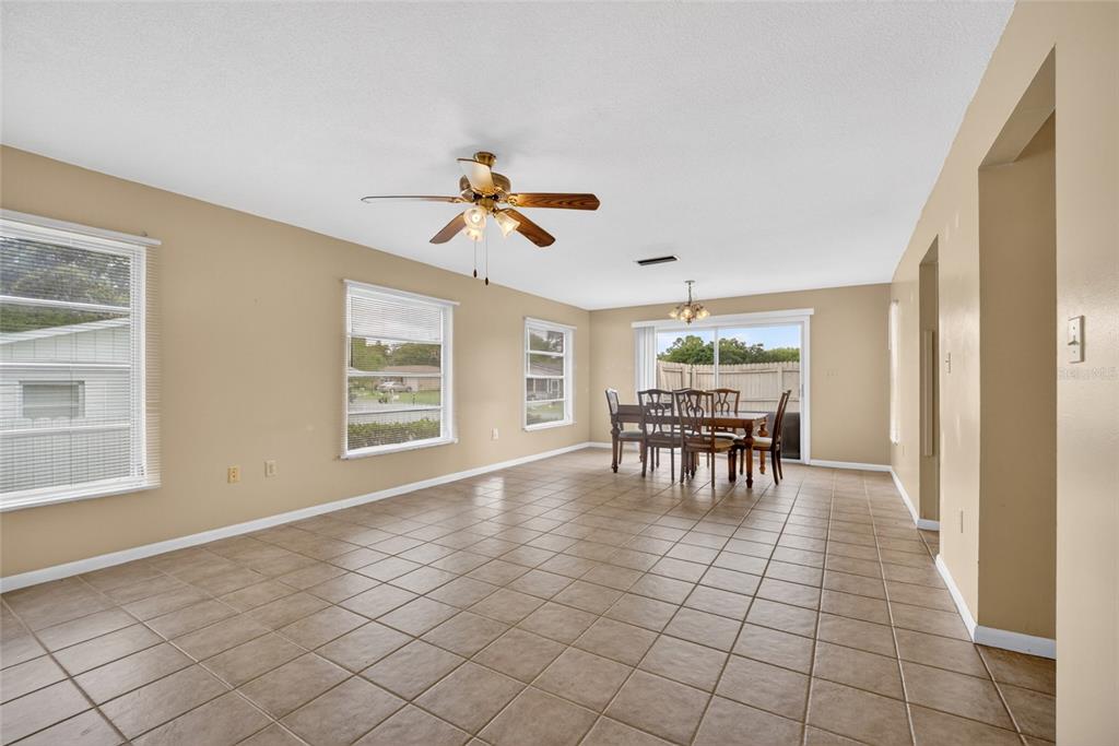 16 Lake Ct Loop Ocala, FL 34472 - Photo 8 of 17
