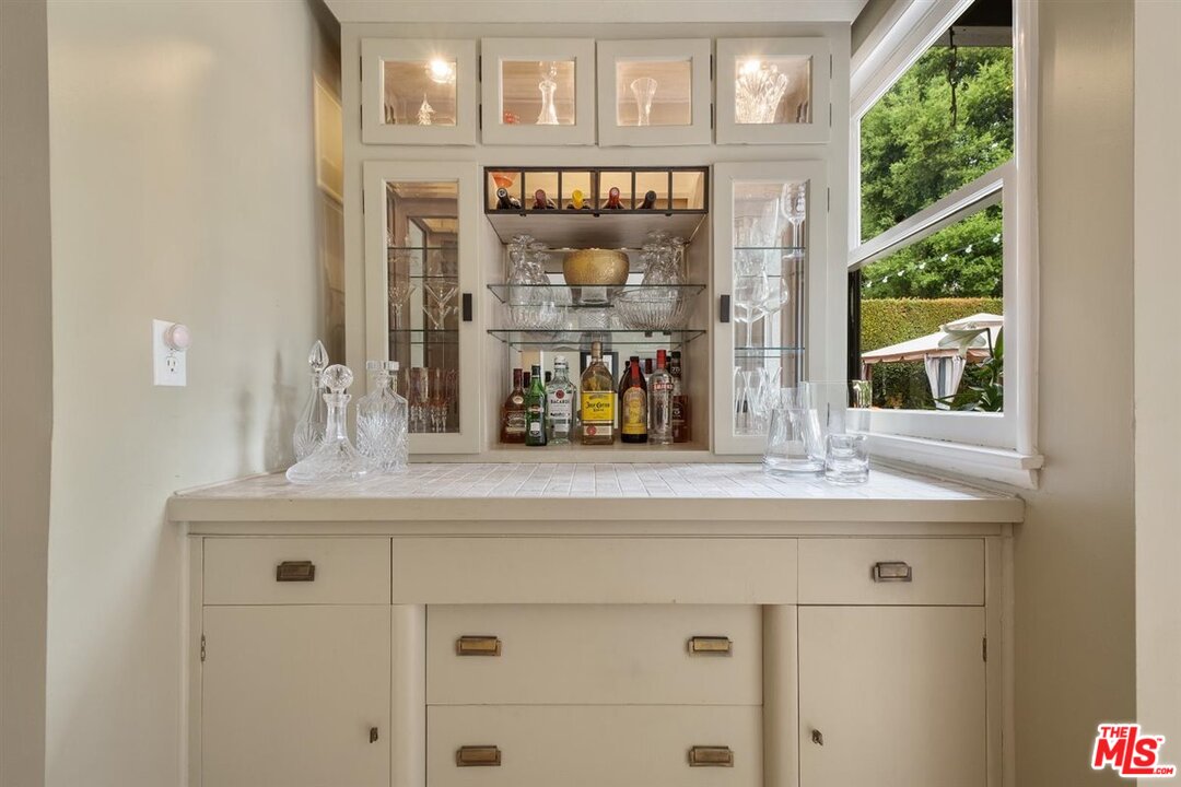 1464 Royal Boulevard Glendale, CA 91207 - Photo 14 of 45