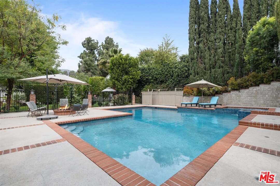 1464 Royal Boulevard Glendale, CA 91207 - Photo 33 of 45