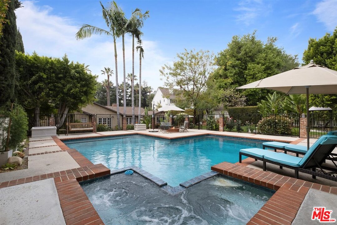 1464 Royal Boulevard Glendale, CA 91207 - Photo 34 of 45