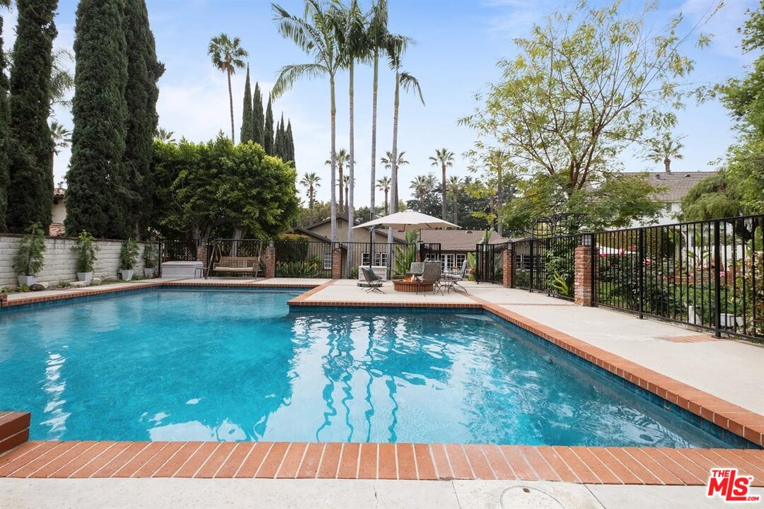 1464 Royal Boulevard Glendale, CA 91207 - Photo 35 of 45