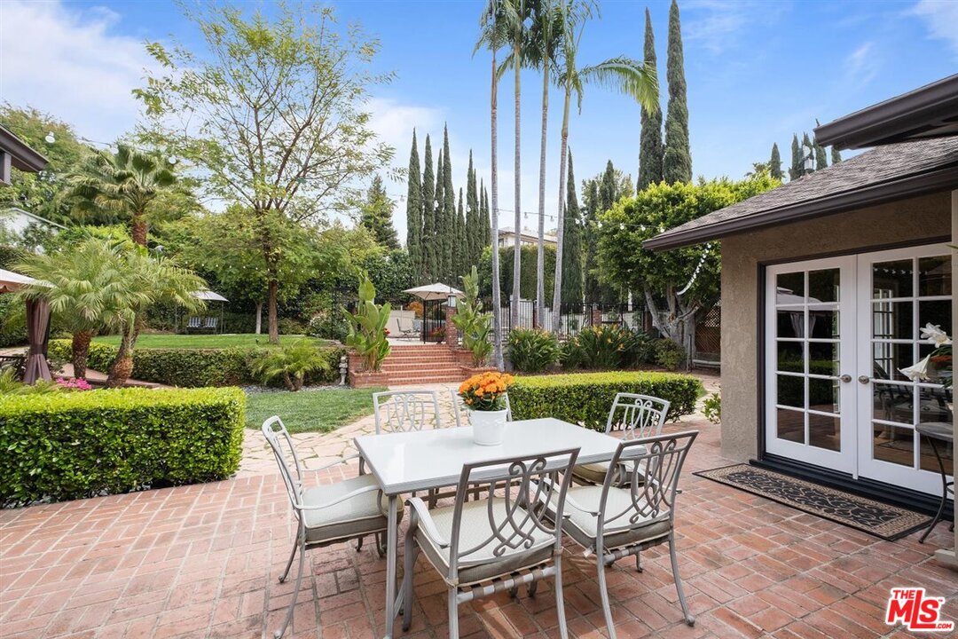 1464 Royal Boulevard Glendale, CA 91207 - Photo 38 of 45