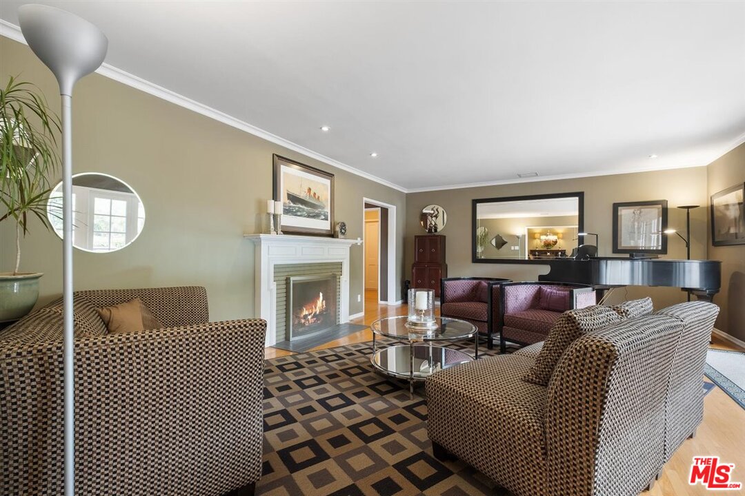 1464 Royal Boulevard Glendale, CA 91207 - Photo 5 of 45