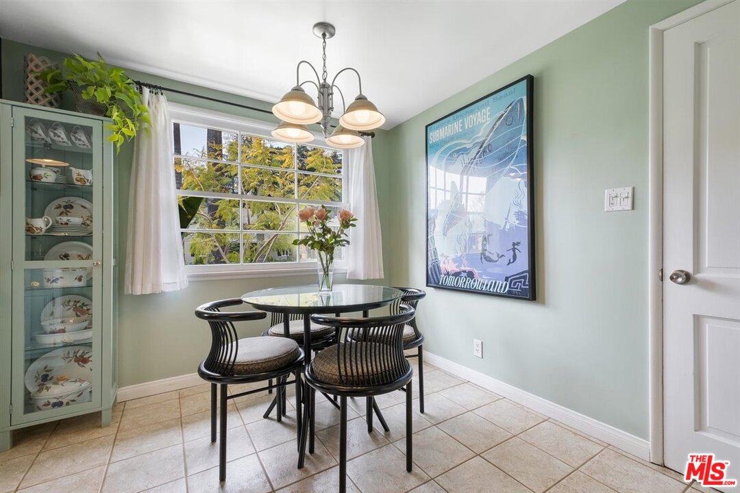 1464 Royal Boulevard Glendale, CA 91207 - Photo 10 of 45