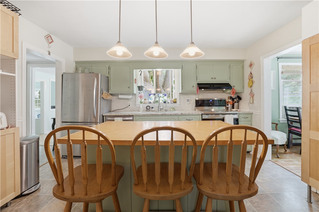 39 West Wrentham Road Cumberland, RI 02864 - Photo 6 of 40