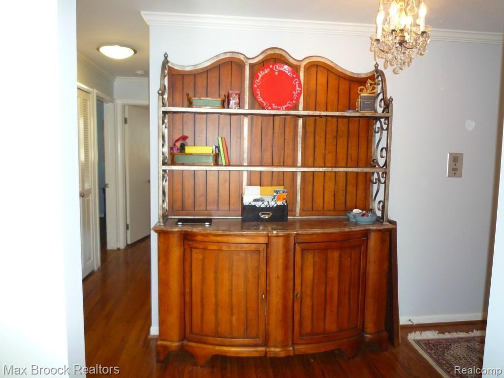 4043 West Maple Road, Unit 101 Bloomfield Hills, MI 48301 - Photo 15 of 34 P1080521.jpg
