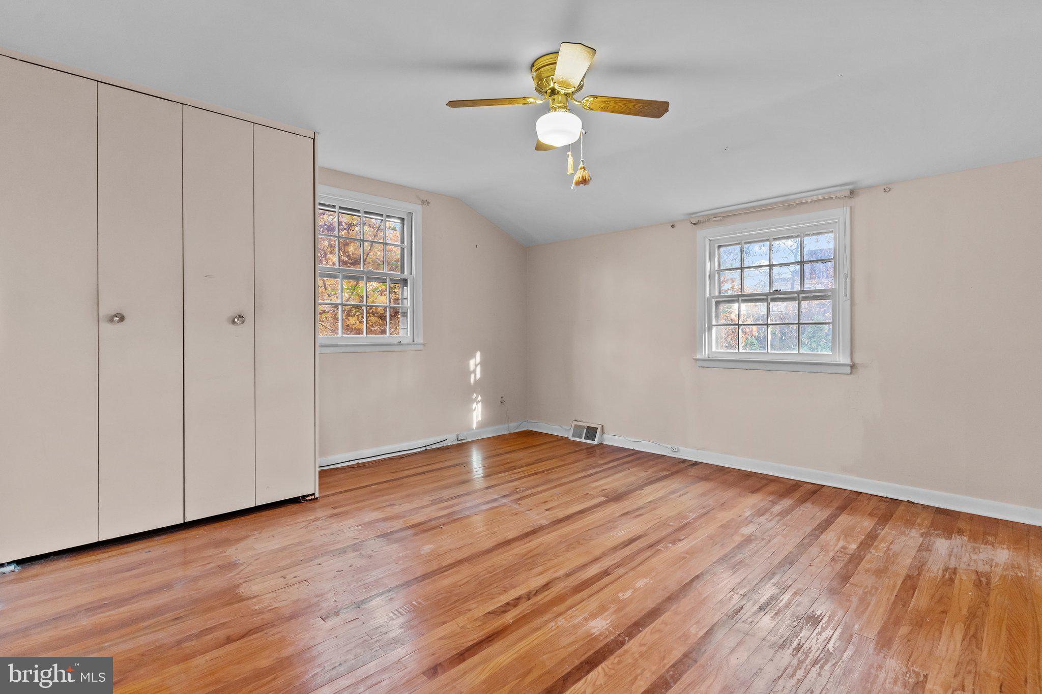 910 East Cathedral Road Philadelphia, PA 19128 - Photo 13 of 33