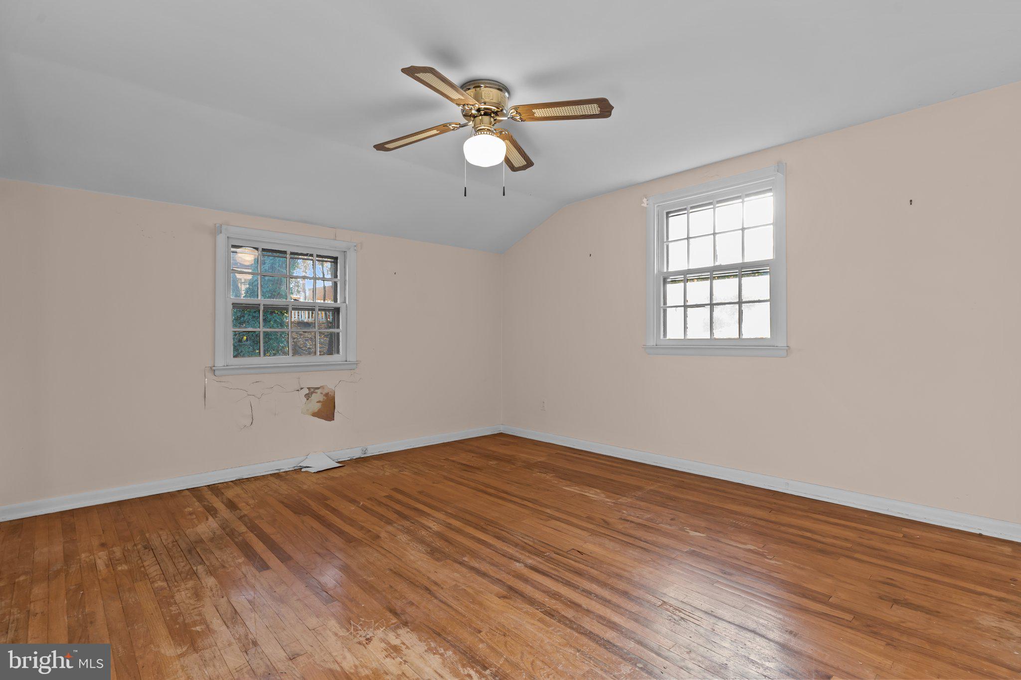 910 East Cathedral Road Philadelphia, PA 19128 - Photo 18 of 33