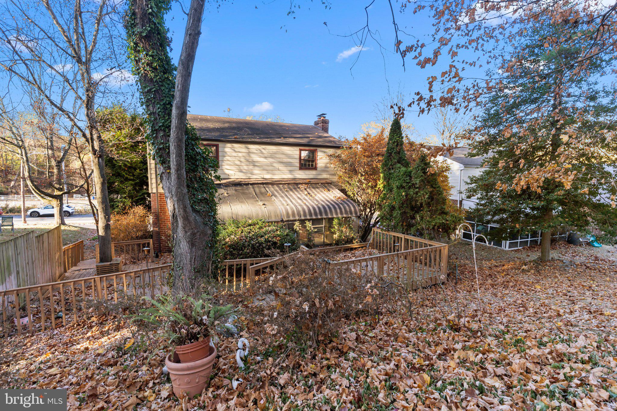 910 East Cathedral Road Philadelphia, PA 19128 - Photo 28 of 33