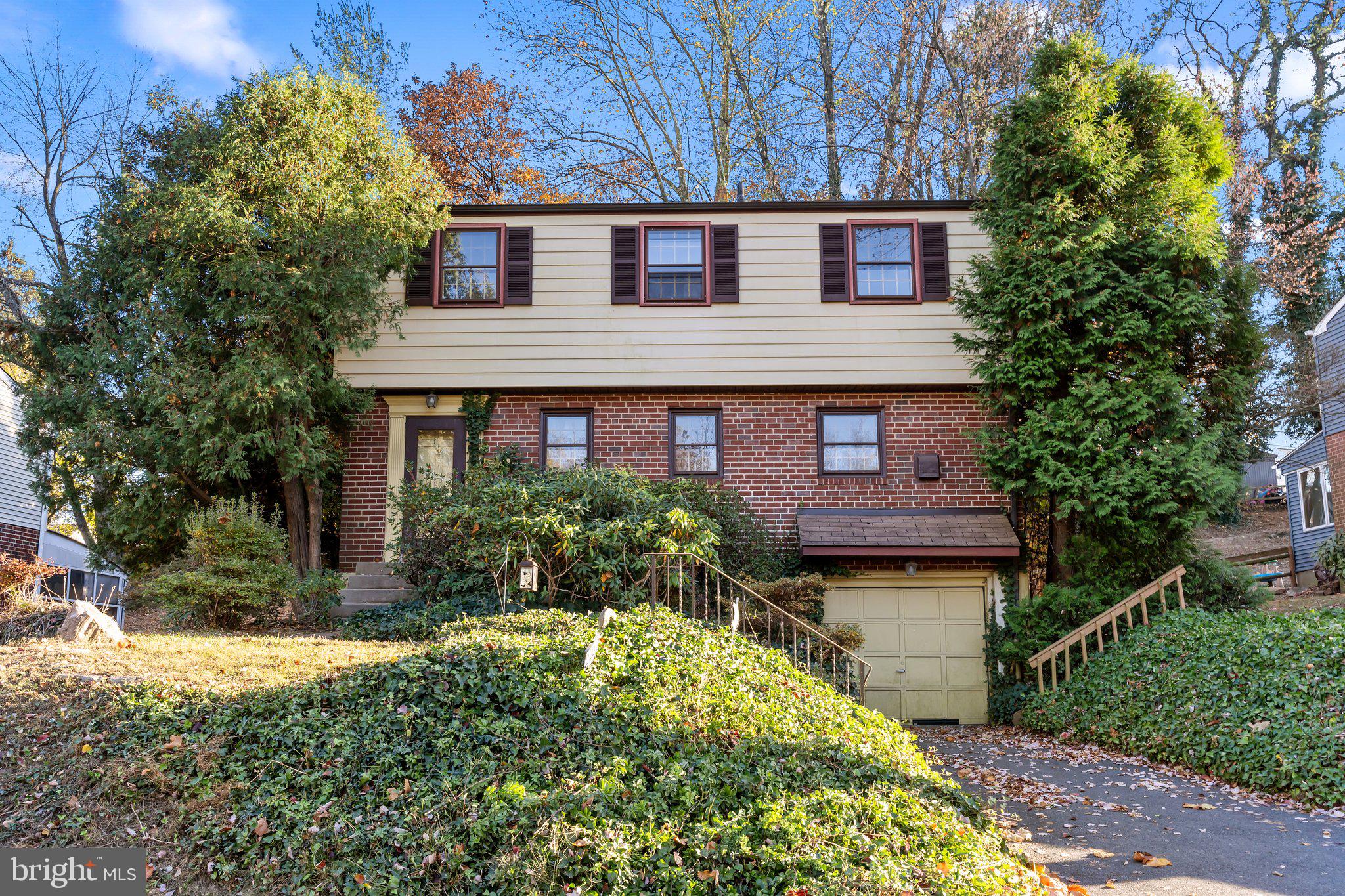 910 East Cathedral Road Philadelphia, PA 19128 - Photo 32 of 33