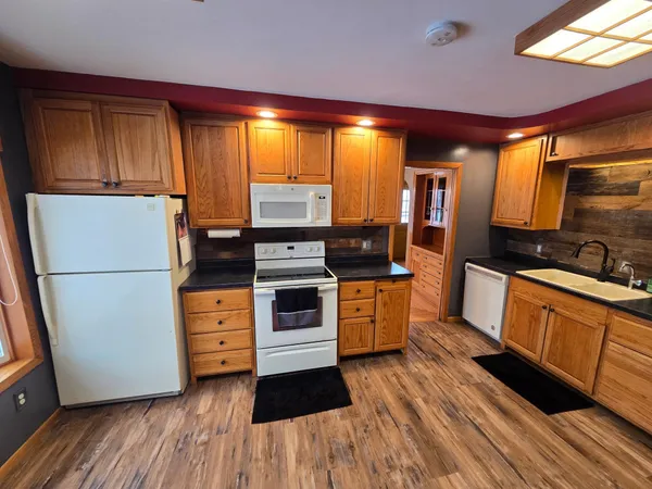 $474,900 | 67632 440th Street, Fairfax, MN 55332
