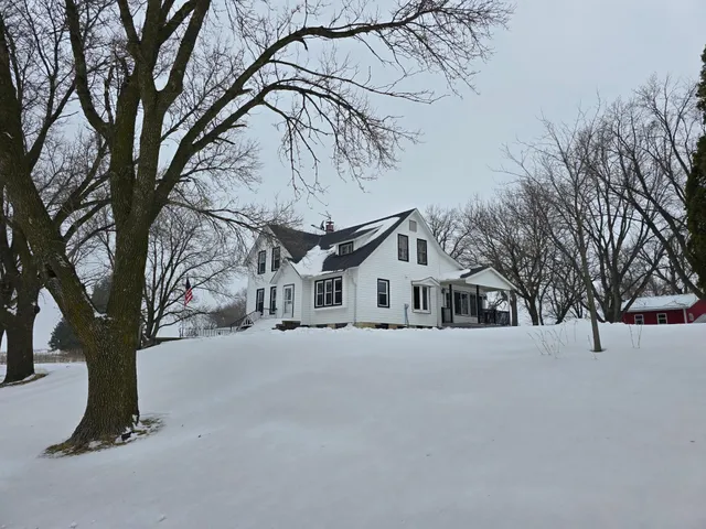 $499,900 | 67632 440th Street, Fairfax, MN 55332