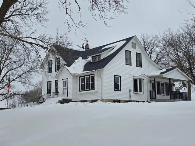 $499,900 | 67632 440th Street, Fairfax, MN 55332